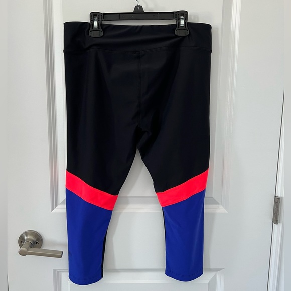 Under Armour Heat Gear Cropped Colourblock Leggings - Picture 2 of 4